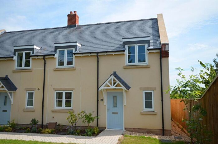 3 Bedroom Retirement Property For Sale In Stapleford Court, Stalbridge, Sturminster Newton, DT10