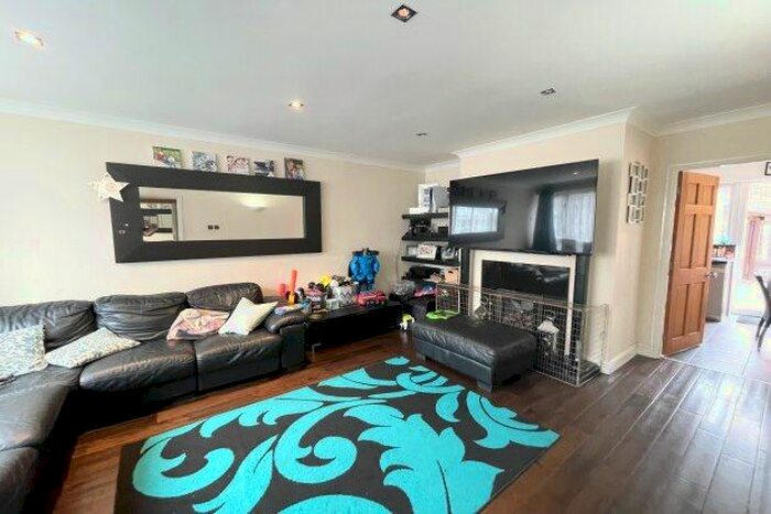 3 Bedroom Property To Rent In Highfield Road, Romford, RM5