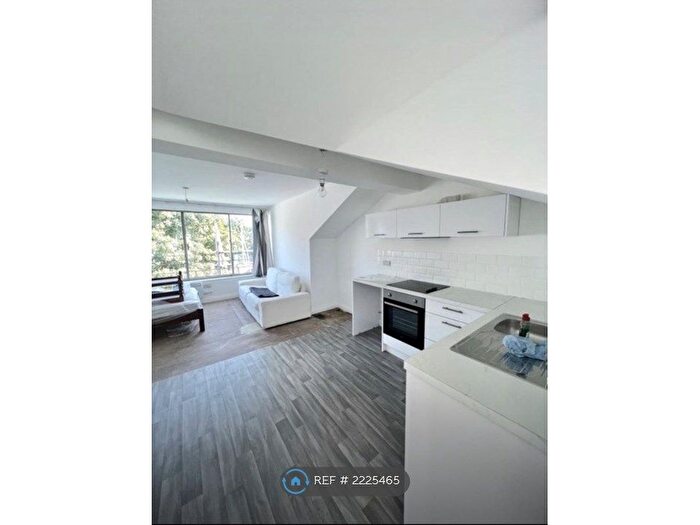 Studio To Rent In Denning Rd, London, NW3