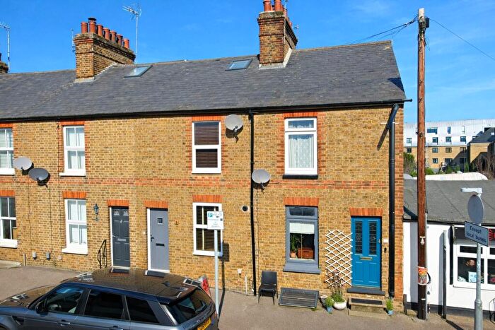 3 Bedroom End Of Terrace House For Sale In Mead Lane, Hertford, SG13