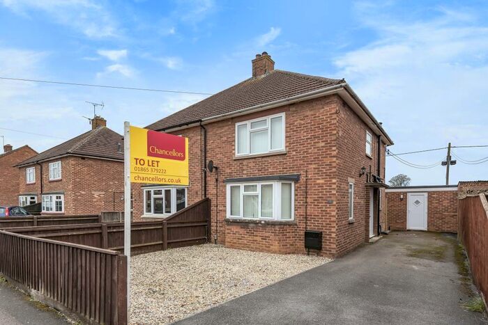 2 Bedroom Semi-Detached House To Rent In Spencer Avenue, Kidlington, OX5