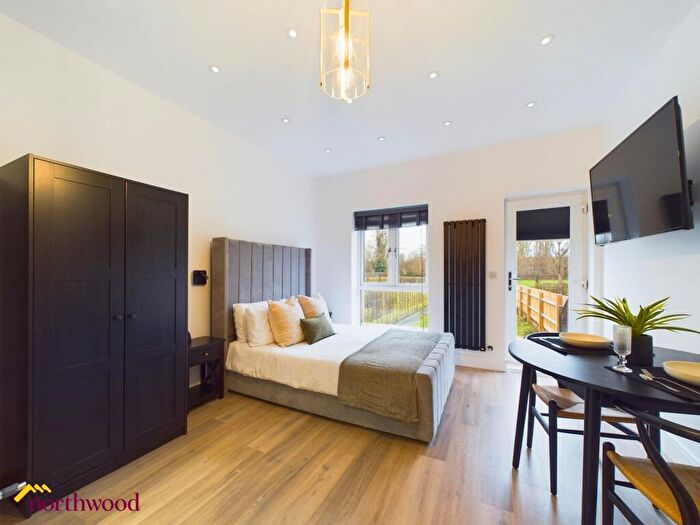 Studio To Rent In West Street, Banbury, OX16