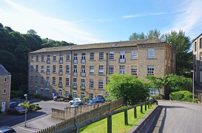 3 Bedroom Apartment To Rent In Excelsior Mill, Ripponden, HX6