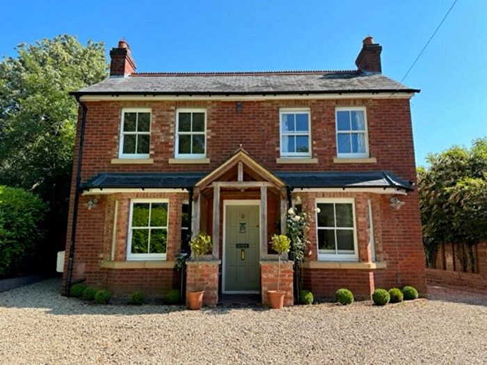 5 Bedroom Detached House For Sale In Wood Lane, Reading, RG4