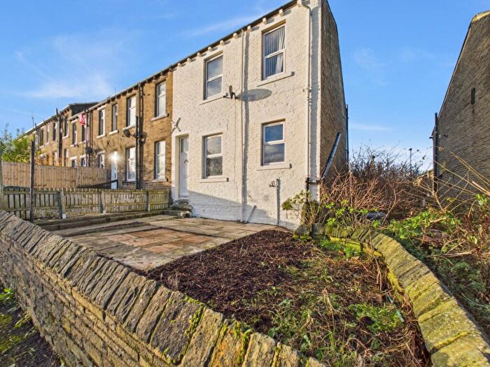 2 Bedroom End Of Terrace House For Sale In Wolseley Street, Clayton, Bradford, West Yorkshire, BD14