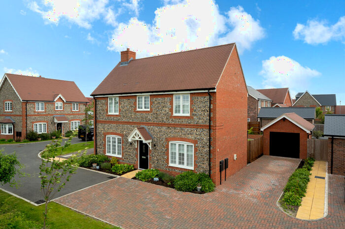 4 Bedroom Detached House For Sale In Jenney Crescent, Tring, HP23