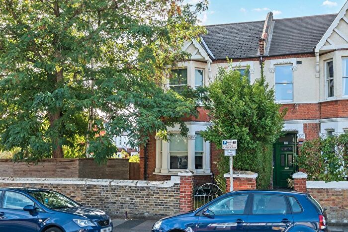 1 Bedroom Maisonette For Sale In Queens Road, Wimbledon, London, SW19