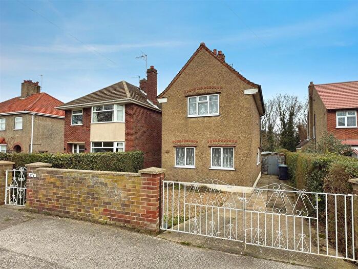2 Bedroom Detached House For Sale In Stradbroke Road, Pakefield, Lowestoft, Suffolk, NR33