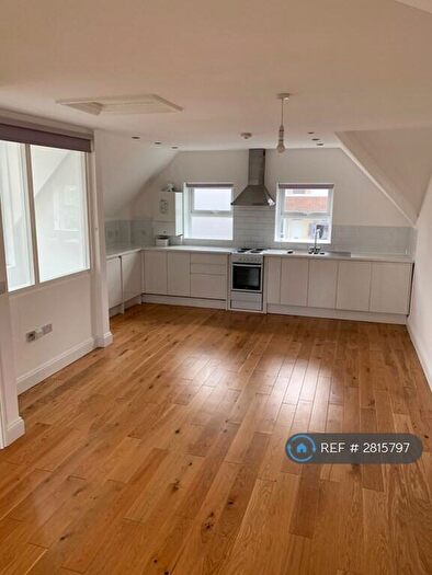2 Bedroom Flat To Rent In Sportsman Place Whiston Road, London, E2