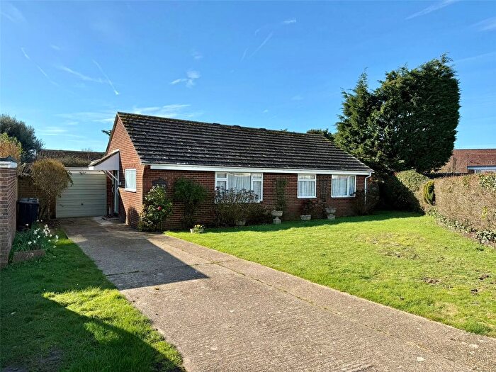 3 Bedroom Bungalow For Sale In Swallow Drive, Milford On Sea, Lymington, Hampshire, SO41