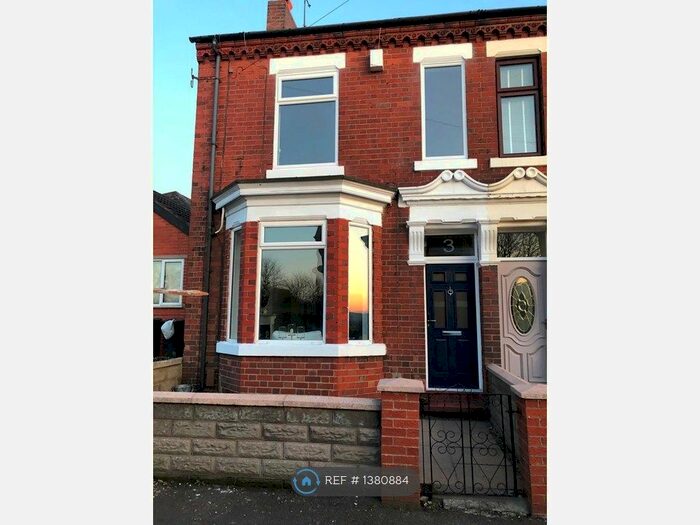 3 Bedroom End Of Terrace House To Rent In Wayside Avenue, Newcastle-Under-Lyme, ST5