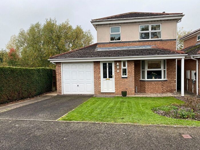3 Bedroom Detached House For Sale In Almond Grove, Swadlincote, DE11