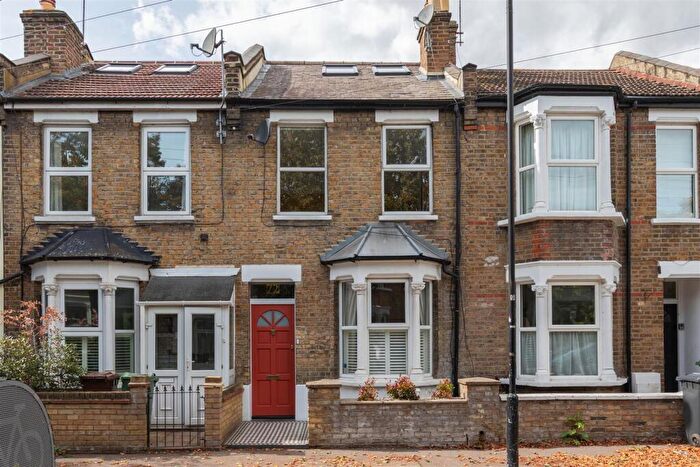 3 Bedroom Terraced House For Sale In Springfield Road, Walthamstow, E17