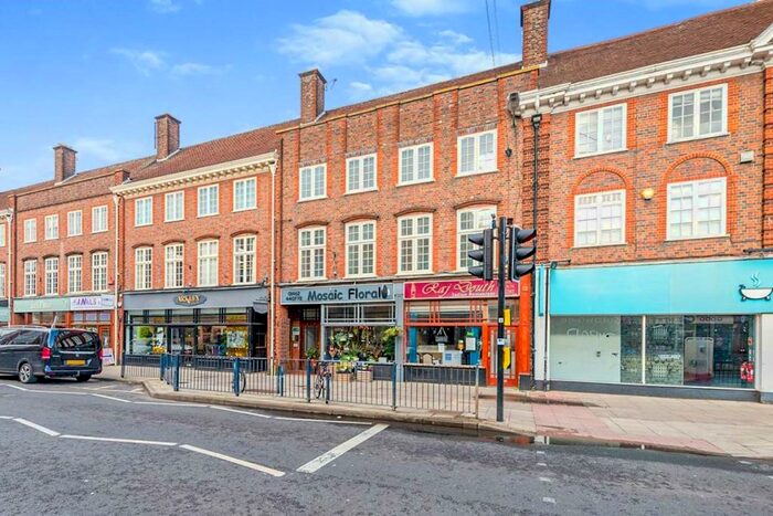 2 Bedroom Flat To Rent In Hermitage Road, Hitchin, Hertfordshire, SG5