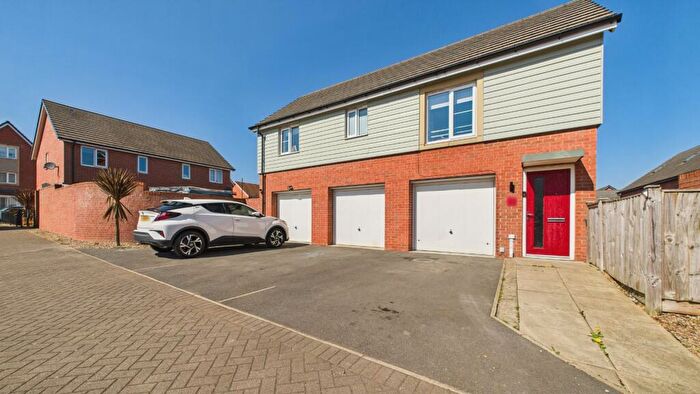 2 Bedroom Coach House For Sale In Maiden Road, Shirebrook, Mansfield, Derbyshire, NG20