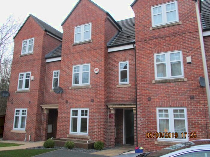 3 Bedroom Town House To Rent In Shalebrook Close, Atherton, Greater Manchester, M46