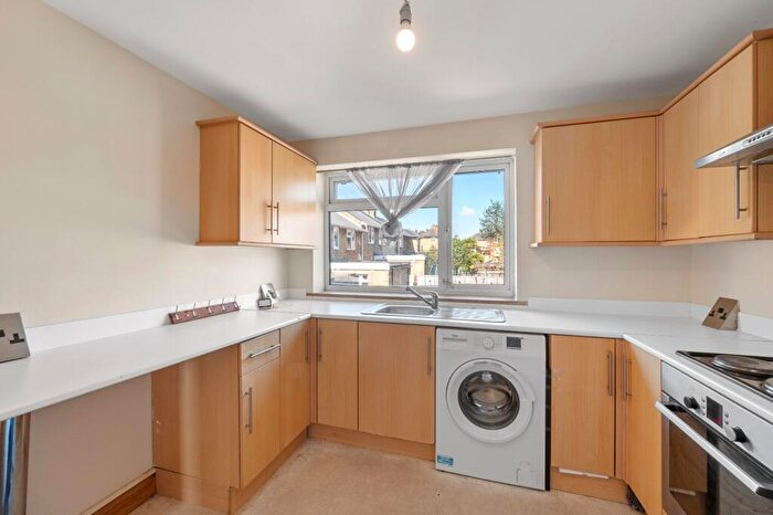 2 Bedroom Apartment To Rent In Welbeck Road, Carshalton, SM5
