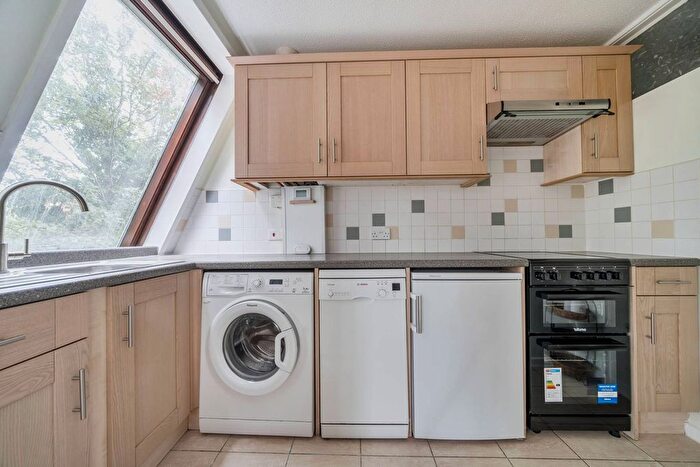 1 Bedroom Flat For Sale In Hanger View Way, West Acton, London, W3