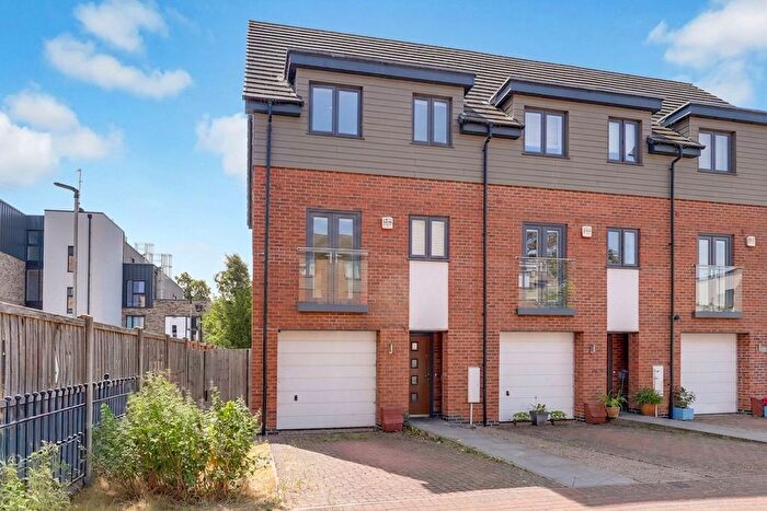 4 Bedroom End Of Terrace House For Sale In Poppy Close, West Bridgford, NG2