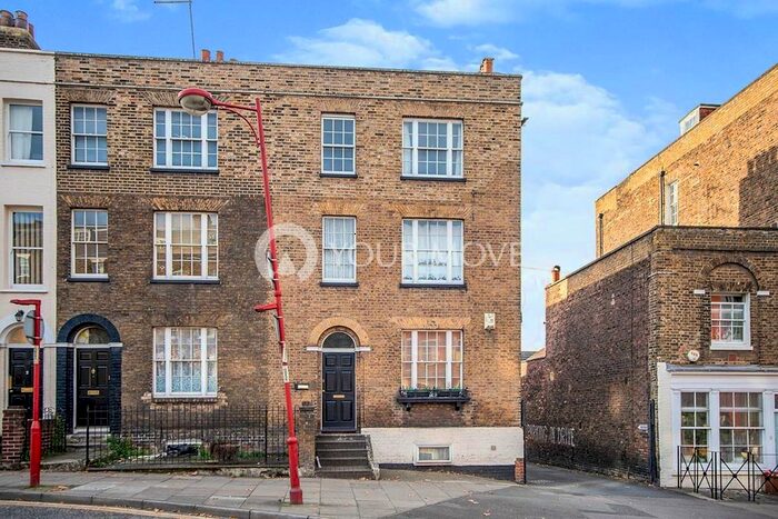 1 Bedroom Flat To Rent In Star Hill, Rochester, Kent ME1