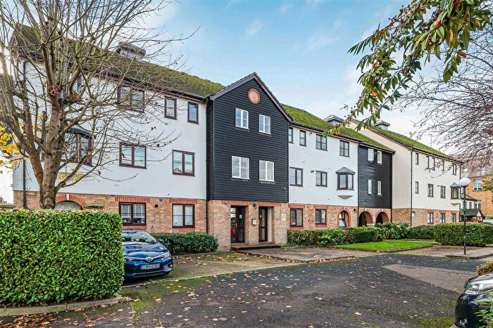 1 Bedroom Flat For Sale In River Street, Ware, SG12