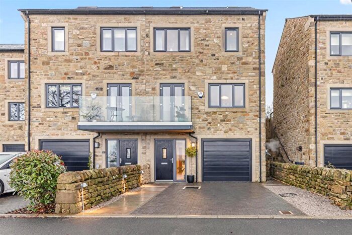 4 Bedroom Semi Detached House For Sale In Parsons Meadow, Addingham, LS29