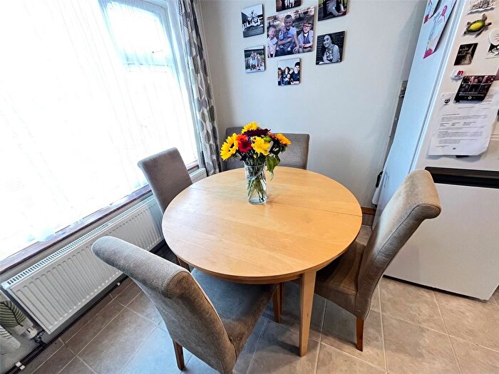 3 Bedroom Terraced House For Sale In Drake Close, Daventry, Northamptonshire, NN11