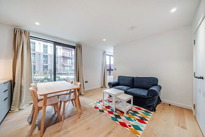 Studio To Rent In Peninsula Gardens, Chandlers Avenue, Lower Riverside, Greenwich Peninsula, SE10