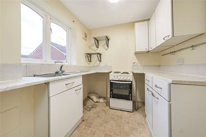 1 Bedroom Flat For Sale In Jasper House, Percy Gardens, Worcester Park, KT4