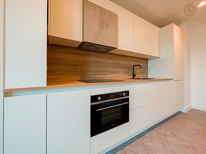 Apartment To Rent In Skyline Apartments, Makers Yard, London, E3