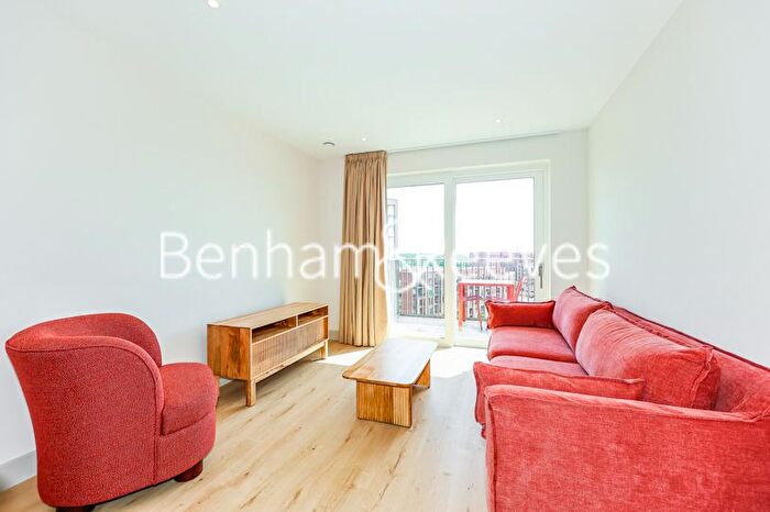 1 Bedroom Flat To Rent In Draper House, Aerodrome Road, NW9