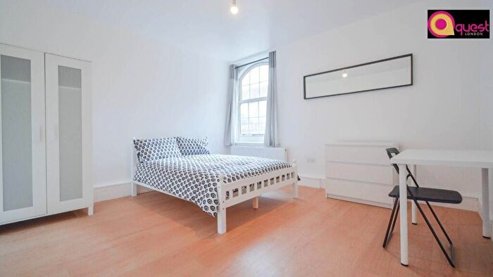 3 Bedroom Flat To Rent In Bromley High Street, London, E3
