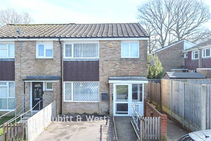 3 Bedroom End Of Terrace House For Sale In Beachy Road, Crawley, West Sussex, RH11