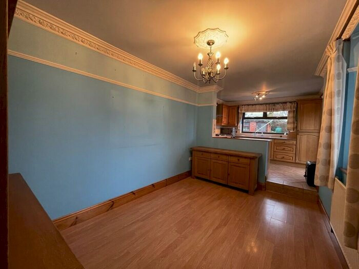 5 Bedroom SemiDetached House To Rent In Twyn Road, Ystrad Mynach