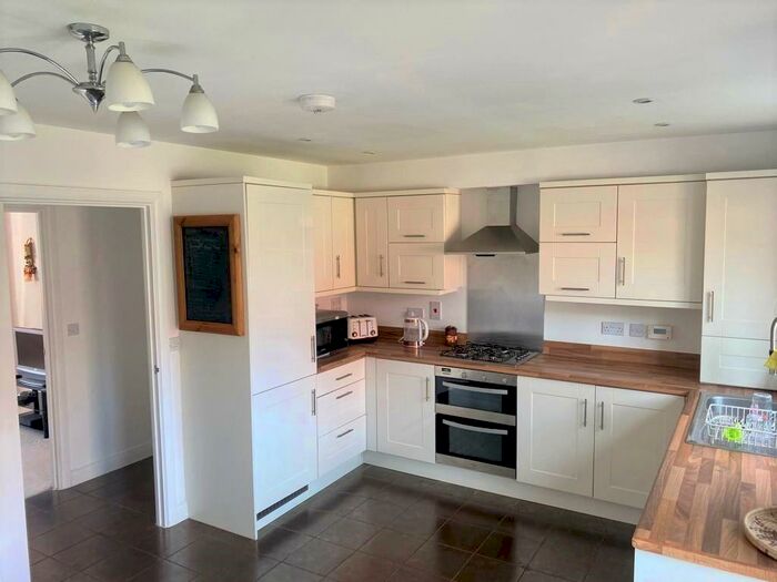 4 Bedroom Town House To Rent In Amersham, Buckinghamshire, HP6