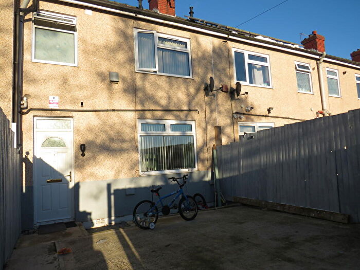 3 Bedroom House To Rent In Ovenden Way, Halifax, HX3