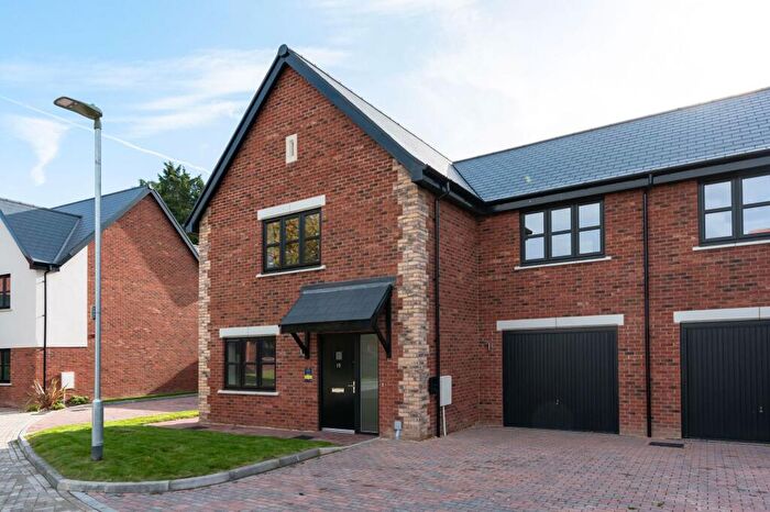 4 Bedroom Link Detached House For Sale In Elgrove Gardens, Halls Close, OX14