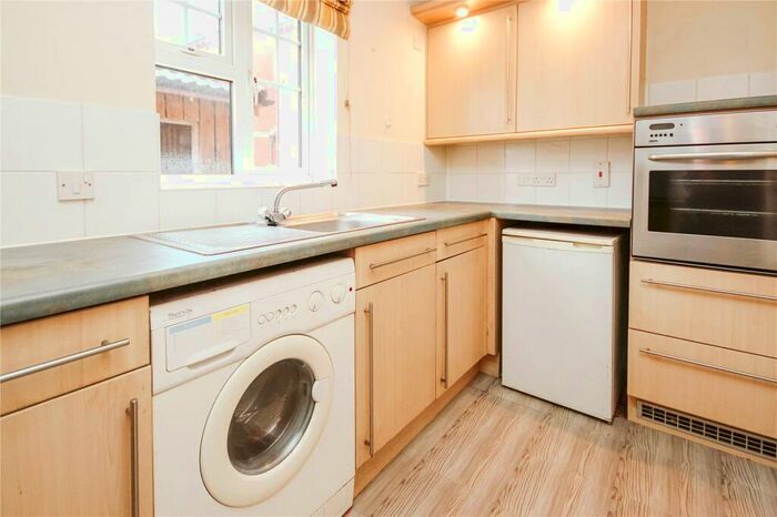 2 Bedroom Apartment To Rent In Pinkers Mead, Emersons Green, Bristol, BS16