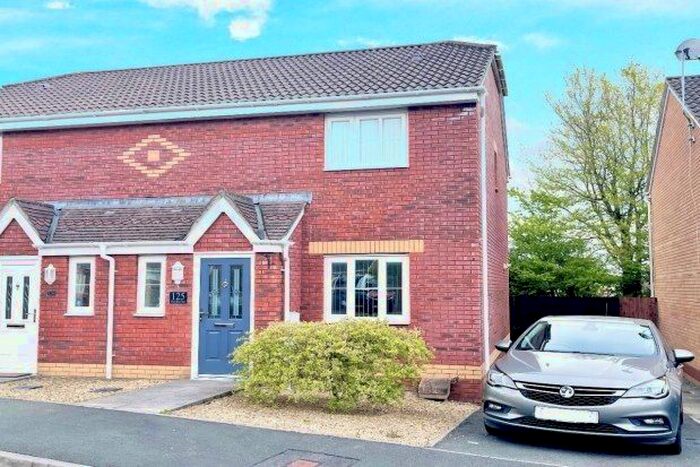 3 Bedroom Property To Rent In Pant Bryn Isaf, Llanelli, SA14