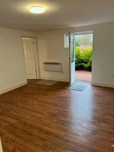 1 Bedroom Flat To Rent In Phoenix House, Andrews Lane, L37