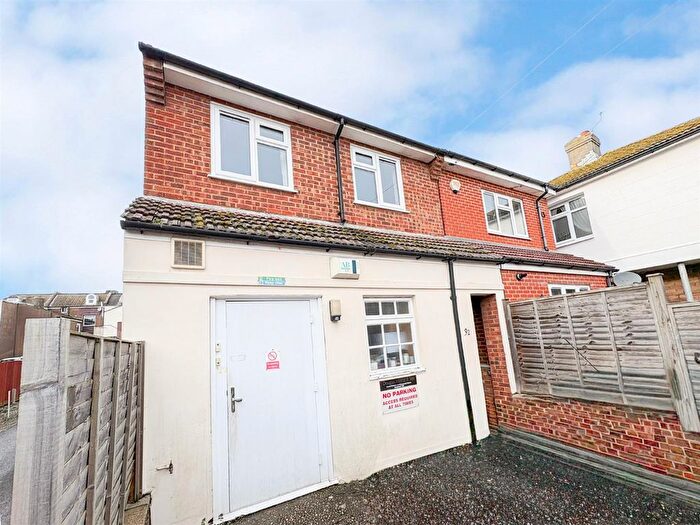 2 Bedroom Flat To Rent In Strood Road, St. Leonards-On-Sea, TN37