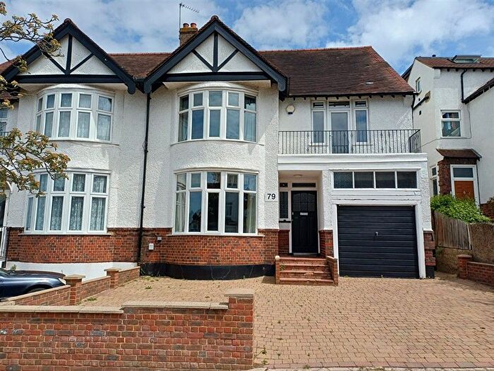 4 Bedroom Semi-Detached House For Sale In Valleyfield Road, London, SW16