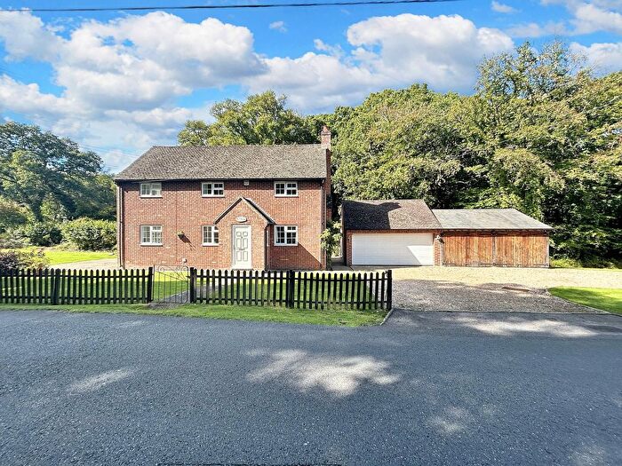 3 Bedroom Detached House For Sale In Twiggs Lane, Marchwood, SO40