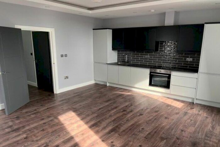 2 Bedroom Flat To Rent In St. Austell, PL25