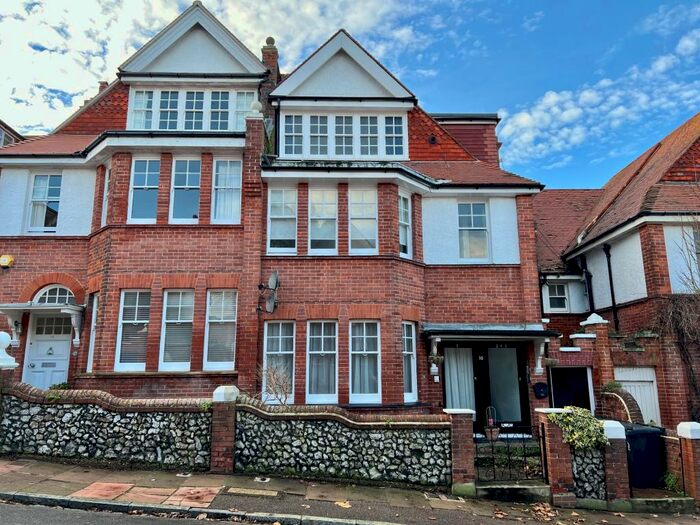 2 Bedroom Ground Flat To Rent In South Cliff Avenue, Eastbourne, BN21