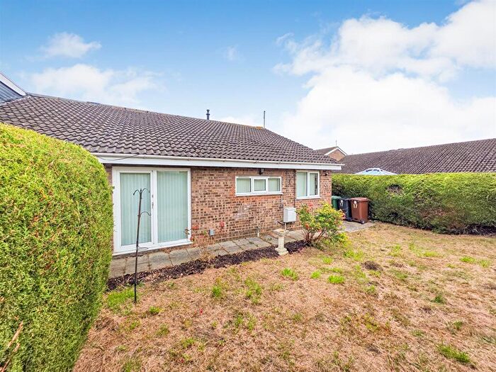 3 Bedroom Semi-Detached Bungalow For Sale In Bergen Walk, Corby, NN18