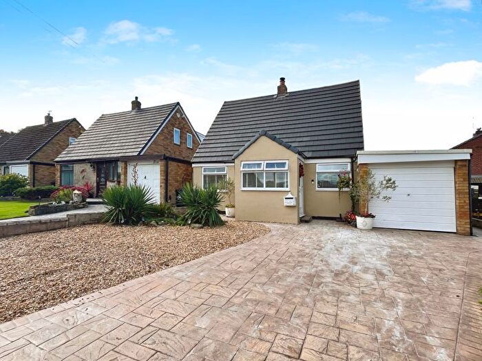 3 Bedroom Detached House For Sale In Finger Post, Little Lever, BL3