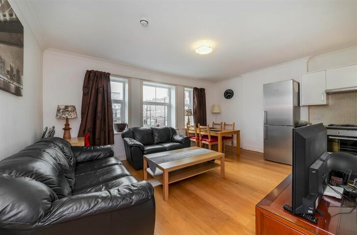 3 Bedroom Flat To Rent In Bond Street, Eaing, W5