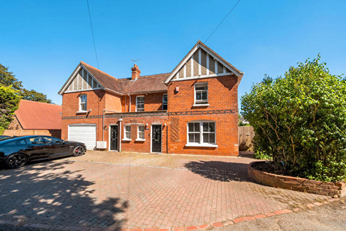 3 Bedroom Semi-Detached House For Sale In Reading Road, Burghfield Common, Reading, Berkshire, RG7
