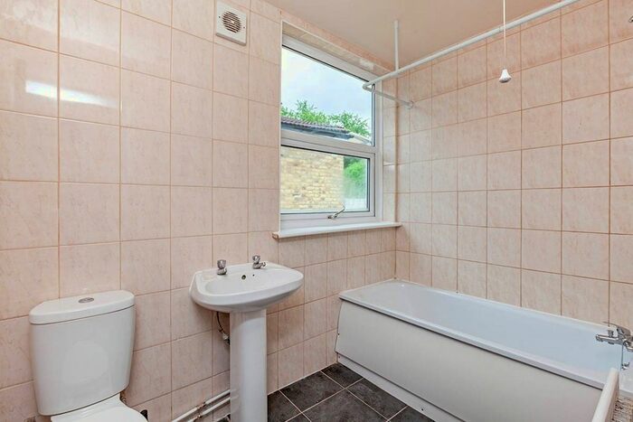 3 Bedroom Flat To Rent In Childeric Road, London, SE14